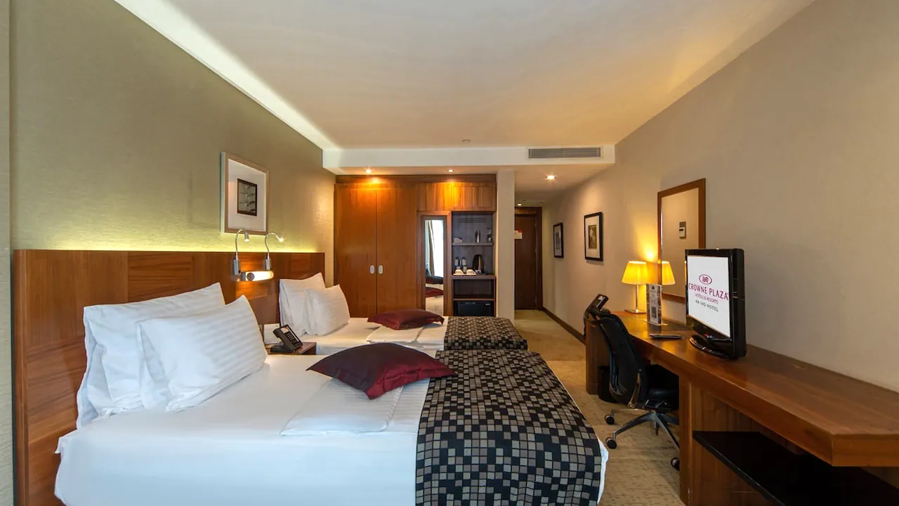 الفندق كراون بلازا حربيه - إسطبول